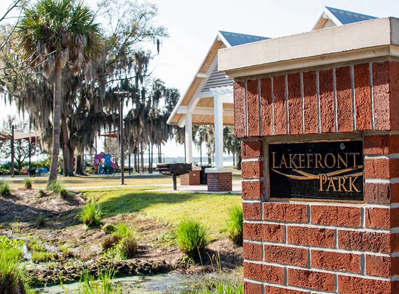 Kissimmee Lake Front Park sign and gazebos